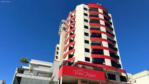 Apartamento para Venda, bairro Centro, 3 dormitórios, sendo 1 suíte, 1 banheiro, 1 vaga de garagem, área útil 120 m²