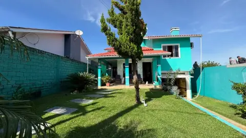 Casa com 3 quartos no Jardim Itália