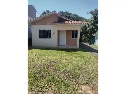 Casa em alvenaria com 2 quartos no Jardim America