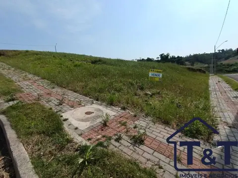 Lote urbano no Jardim Colina