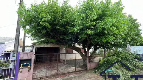 Casa em madeira com 3 quartos no Novo Bairro