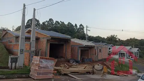 Casa para Venda, Maravilha / SC, bairro Loteamento Vilagio, 2 dormitórios, 1 banheiro, 1 vaga de garagem, área construída 58 m²