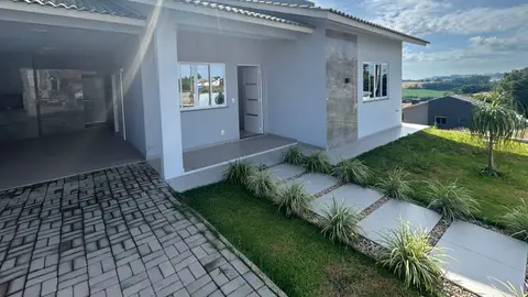 Casa para Venda, bairro Loteamento Villagio, 2 dormitórios, sendo 1 suíte, 1 banheiro, 1 vaga de garagem, área construída 109 m², terreno 33