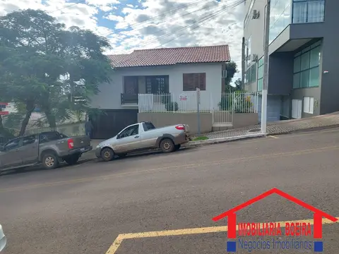 Casa em alvenaria com 2 quartos no Centro