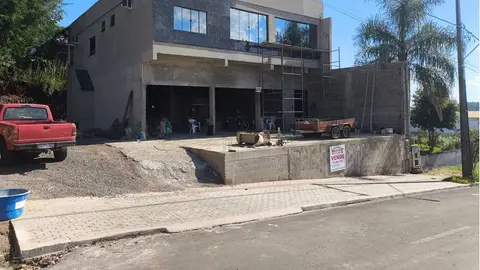 Edifício em alvenaria com 4 quartos no Loteamento Jardim Itália