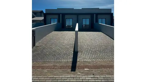 Casa em alvenaria com 1 quarto no Loteamento Colina Verde