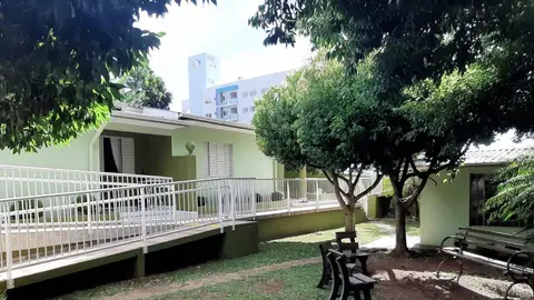 Casa em alvenaria com 2 quartos no Centro