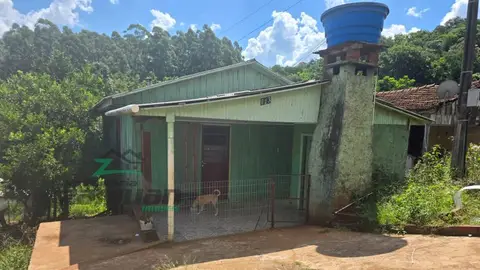 Casa em madeira com 2 quartos no Loteamento Jardim Colina Verde, em Cunha Porã