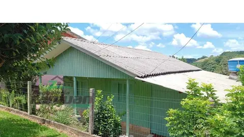 Casa em madeira com 3 quartos no União