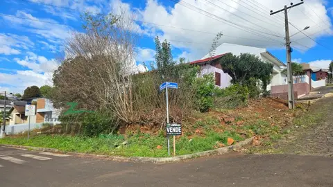 Casa em madeira com 3 quartos no União