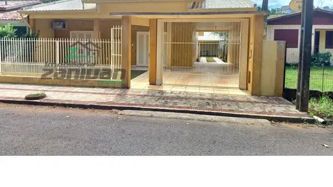 Casa em alvenaria com 3 quartos no Centro