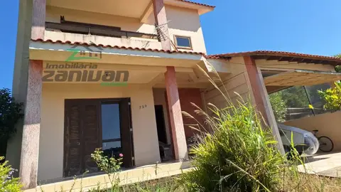 Casa em alvenaria com 3 quartos no Loteamento Reimundo Gottardo