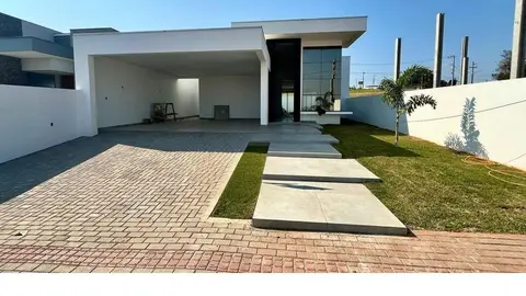 Casa em alvenaria com 3 quartos no Seminário