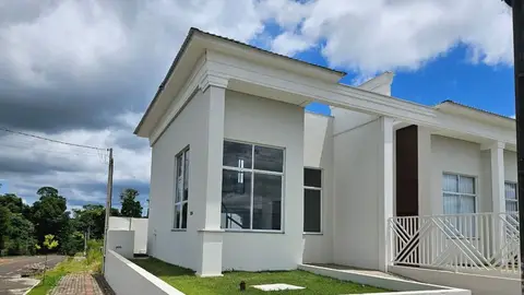 Casa em alvenaria com 2 quartos no Dona Carolina